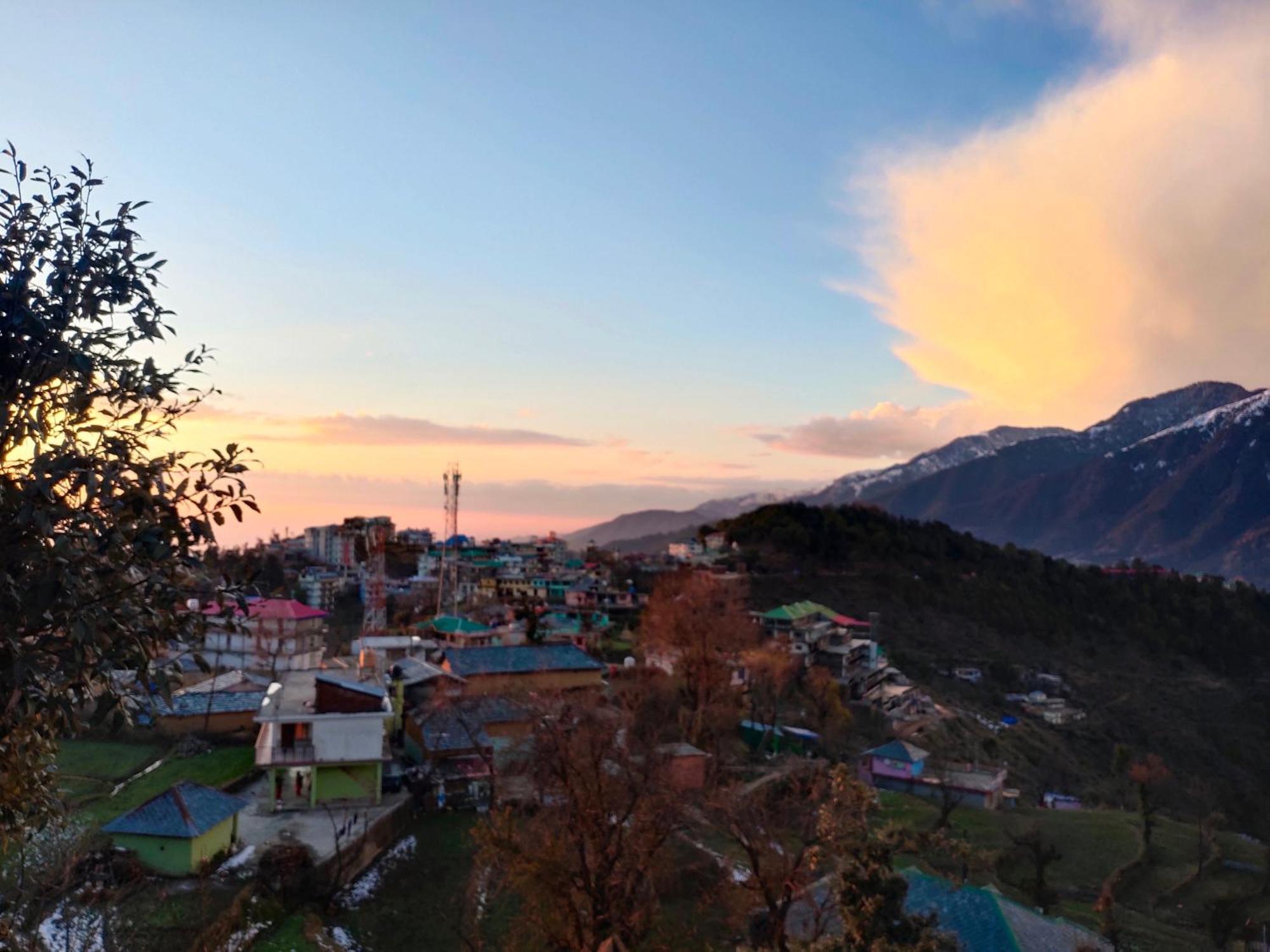 Apartmán Naddi Castle McLeod Ganj Exteriér fotografie